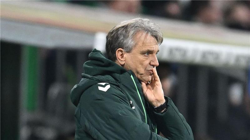 Unruhe und Verletzungssorgen bei Werder vor Augsburg-Spiel Trainer Horst Steffen von Werder Bremen. (Archiv)