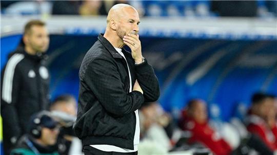 Trainer Ilzer wartet seit über einem Monat auf einen Bundesligasieg mit der TSG Hoffenheim. (Archivbild)