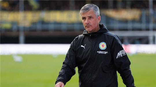 Trainer Jens Härtel holte in elf Pflichtspielen mit der Eintracht nur einen Sieg.
