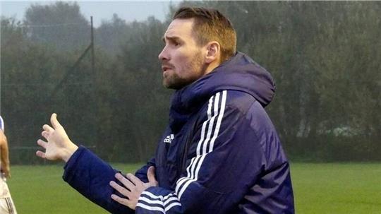 Trainer Julian Geils verlässt Harsefeld. Dass er am Ende so emotional wurde, überraschte auch ihn.