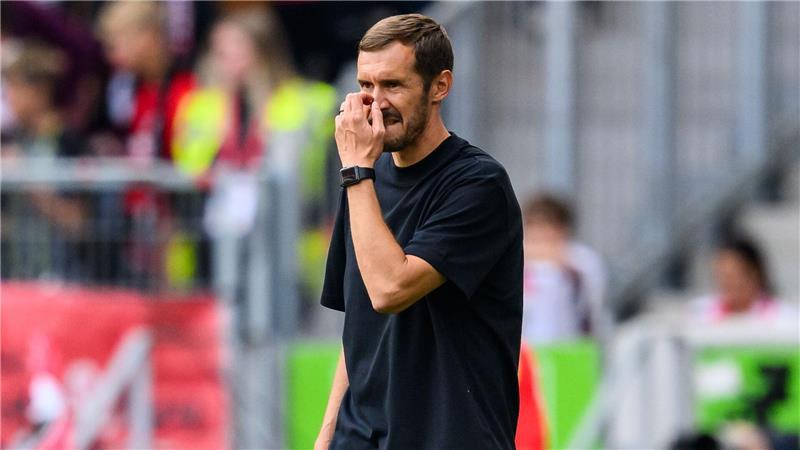 „Ärgerlich“: Manzambi-Aus lässt Schuster grübeln Trainer Julian Schuster und der SC sind am Samstag in Bremen zu Gast. (Archivbild)