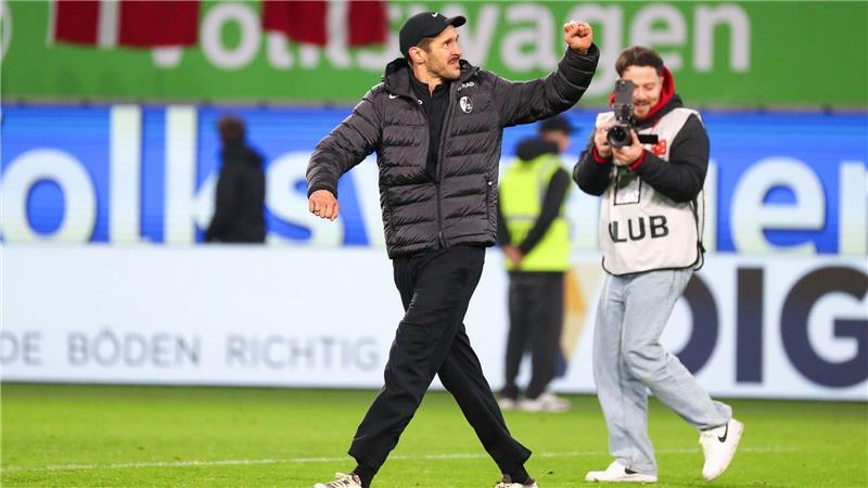 Trainer Julian Schuster war nach dem Sieg in Wolfsburg voll des Lobes für sein Team.