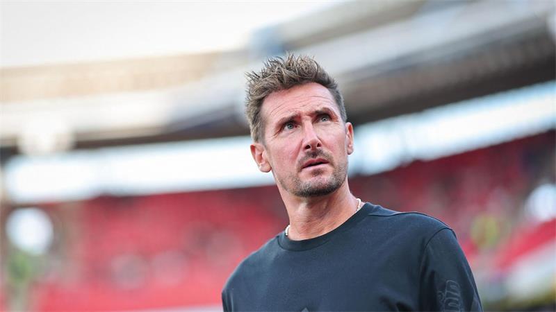 Trainer Klose und seine Nürnberger empfangen Wolfsburg zum Zweitliga-Spitzenspiel. (Archivbild) 