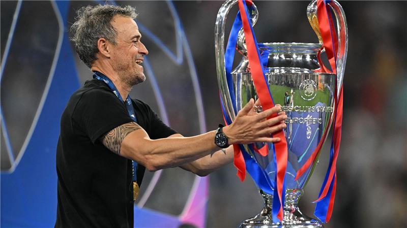 Einst Bayern-Kandidat, jetzt Finalheld: Umjubelter Doué Trainer Luis Enrique wird von Désiré Doué sehr geschätzt.