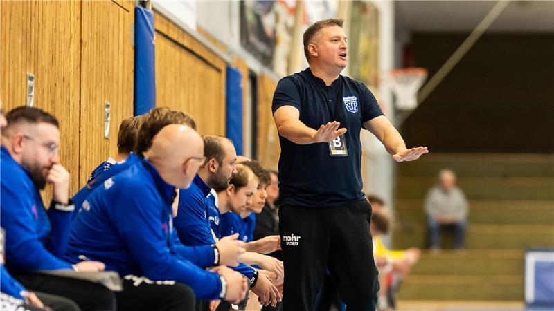 Trainer Matthias Steinkamp mahnt zur Ruhe. Die Mannschaft lässt sich noch zu oft verunsichern.