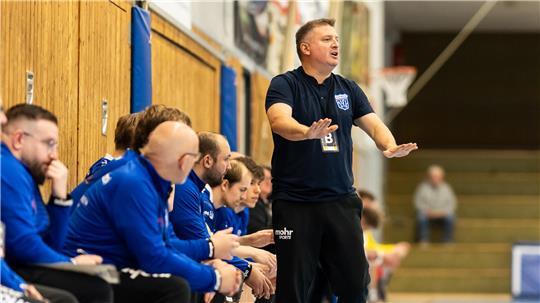 Trainer Matthias Steinkamp mahnt zur Ruhe. Die Mannschaft lässt sich noch zu oft verunsichern.