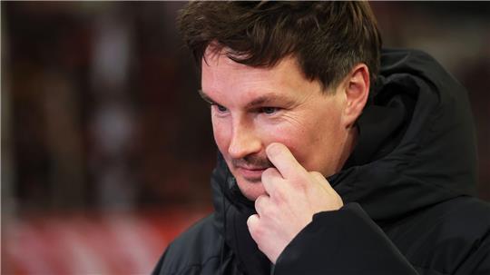 Trainer Merlin Polzin bereitet den HSV auf das Heimspiel gegen die Bayern aus München vor. (Archivbild)