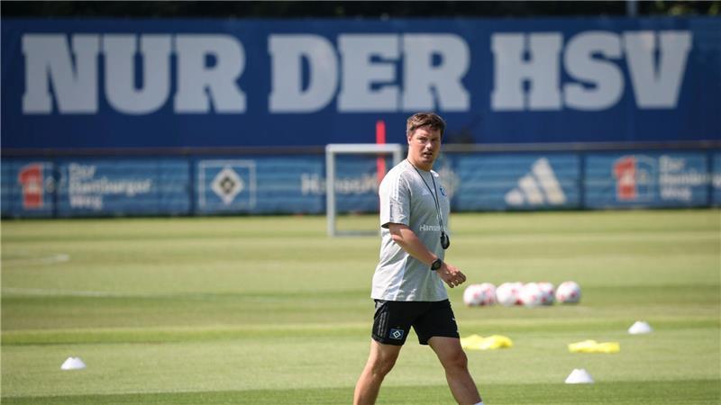 HSV vor Pokalpartie: „Um uns muss sich keiner Sorgen machen“ Trainer Merlin Polzin darf sich mit seinem HSV keinen Ausrutscher im Pokal leisten.