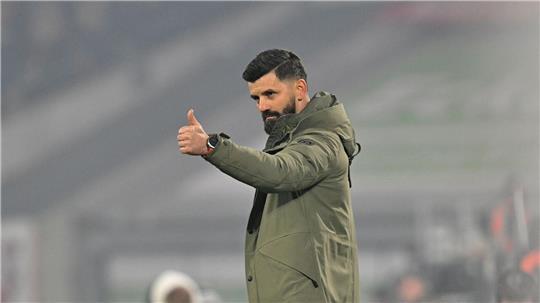 Trainer Miron Muslic bleibt mit Schalke erfolgreich. 