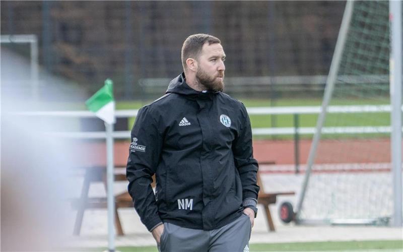 Kritische Töne beim TuS Harsefeld, aber der Trainerneuling wird gestärkt Trainer Nico Matern sieht den TuS Harsefeld trotz schlechter Punkteausbeute auf einem guten Weg.