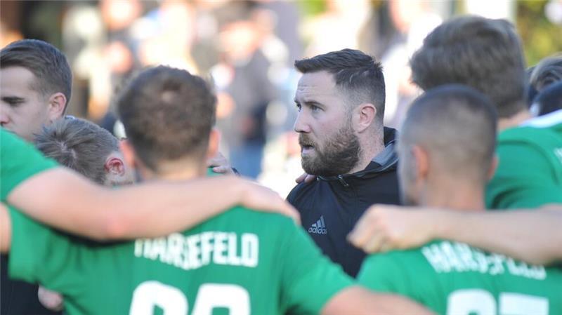 Harsefelds Traumtor gegen Spitzenreiter Lüneburg reicht nicht Trainer Nico Matern war trotz der klaren Niederlage stolz auf seine Mannschaft.