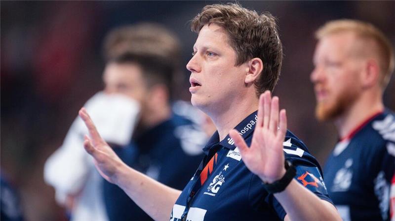 Erster Punktverlust für die SG Flensburg-Handewitt Trainer Nicolej Krickau und die Flensburger Handballer spielten beim VfL Gummersbach.