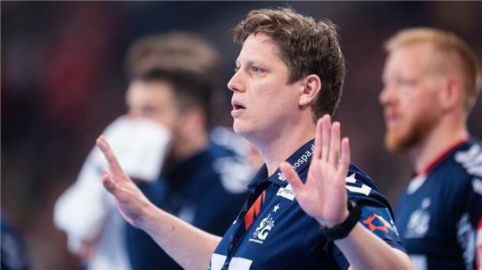 Trainer Nicolej Krickau und die SG Flensburg-Handewitt hatten in Tatabanya alles im Griff.