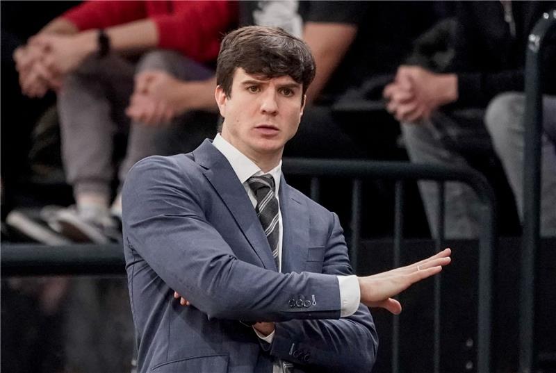 Trainer Pedro Calles kam vor zwei Jahren zu den Hamburg Towers. Foto: dpa-Bildfunk