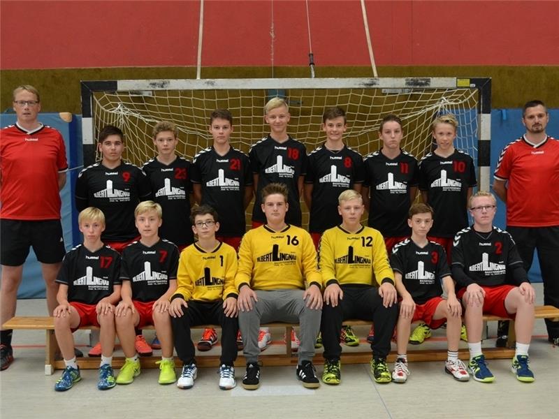 Trainer Stefan Hagedorn, Jona Senel, Tim Kröger, Karol Chemilewski, David Meinke, Jonas Gerkens, Mateusz Martyn, Ole Hagedorn, Christoph Prigge (stehend, von links), Daniel Weber, Leon Holtfreter, Maurice Gerkens, Kjell Motzkus, Torben Rodat, Tim Becher und Florian Mügge (sitzend). Es fehlt: Phillip Düselder. Foto Potreck