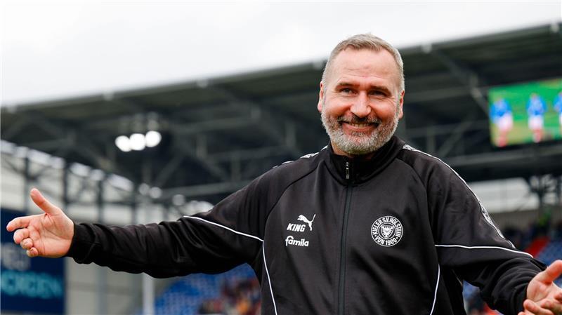 Holstein Kiel mit Punktgewinn bei Walter-Comeback Trainer Tim Walter ist zurück bei Holstein Kiel.