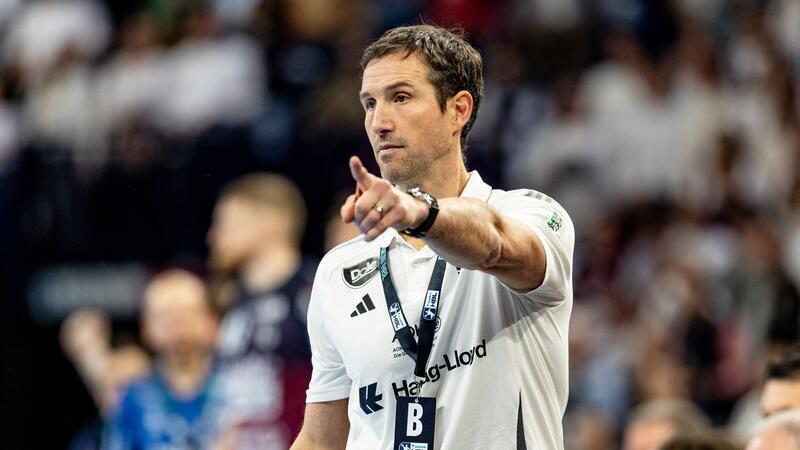 Trainer Torsten Jansen muss sich mit seinem HSV gegen Lemgo mit einem Remis begnügen..