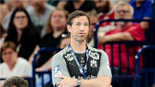 Trainer Torsten Jansen und der HSV Hamburg spielten bei Meister Magdeburg.