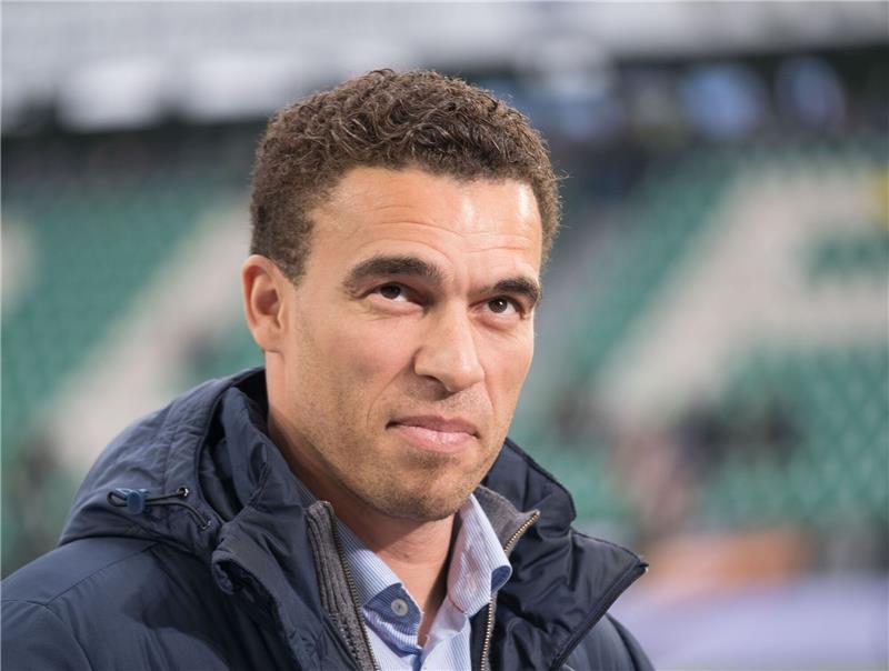 Trainer Ismaël verlängert bei Zweitligist FC Watford Trainer Valerien Ismael vor dem Spiel in der Arena.