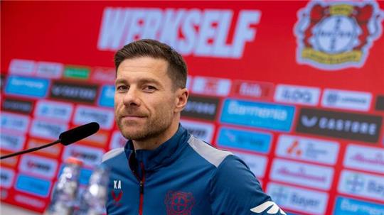 Trainer Xabi Alonso hat sich für einen Verbleib in Leverkusen entschieden.