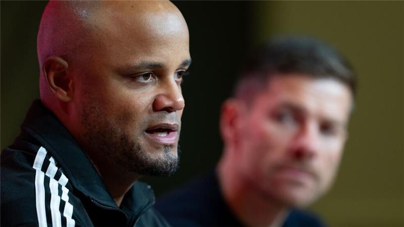 Trainerduell auf Top-Niveau: Vincent Kompany (l) und Xabi Alonso.