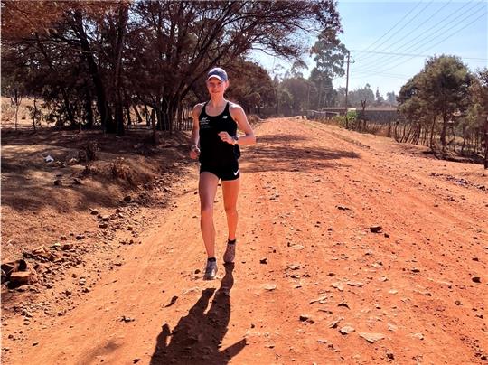Training auf 2400 Metern: Svea Timm war vier Wochen auf den Dirt Roads in Kenia unterwegs. Foto: privat