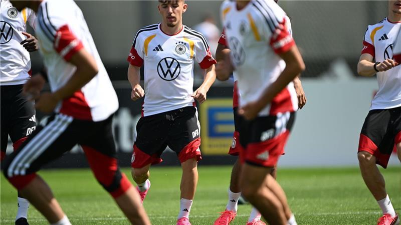 Vor Finnland-Spiel: Alle 25 Akteure beim Training dabei Training vor dem Finnland-Spiel.