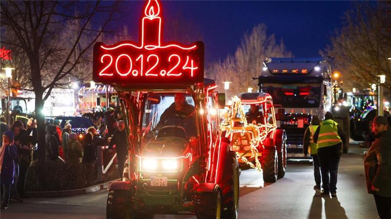 Traktor-Lichterfahrt in Magdeburg zum Gedenken an die Opfer des Anschlags vom 20.12.2024