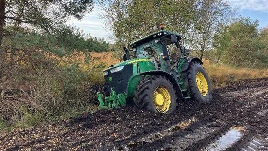 Traktor im Moor