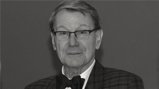 Dr. Henning Kehrberg