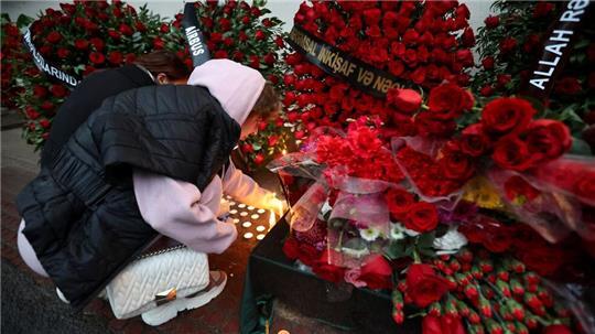 Trauer um die Toten nach dem Absturz in Kasachstan.