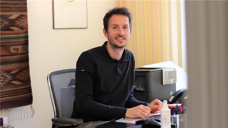 Dieser Landarzt will 40 Jahre lang bleiben Traumberuf Landarzt: Dr. Hannes Ollinger ist seit Anfang des Jahres Teilhaber in der Landarztpraxis Wilstedt. Foto: Saskia Harscher