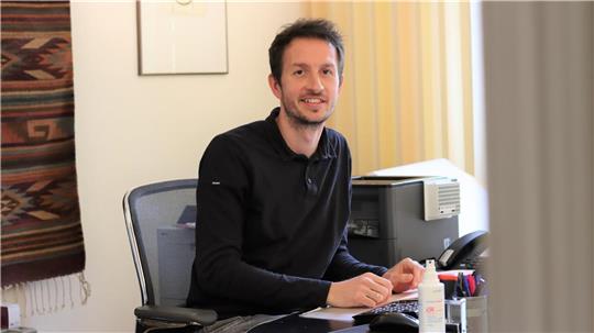 Traumberuf Landarzt: Dr. Hannes Ollinger ist seit Anfang des Jahres Teilhaber in der Landarztpraxis Wilstedt. Foto: Saskia Harscher