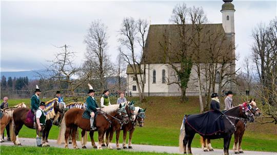 Traunsteiner Georgiritt: Traditionelle Pferdewallfahrt in Bayern