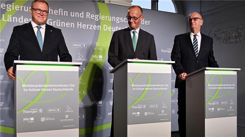 Treffen der ostdeutschen Ministerpräsidenten mit Bundeskanzler Friedrich Merz (CDU)