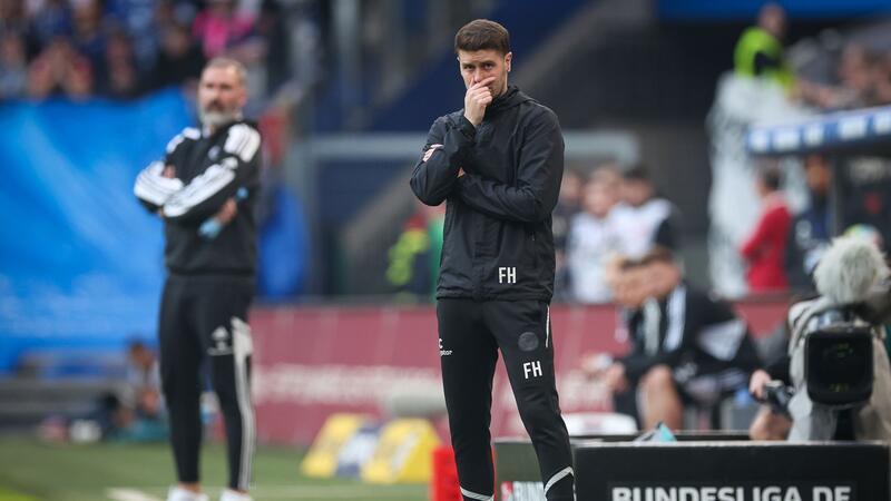 Hürzeler gegen Walter: Das Stadtderby als Trainer-Duell Treffen im Hamburger Stadtderby aufeinander; Pauli-Coach Fabian Hürzeler (r) und HSV-Trainer Tim Walter.