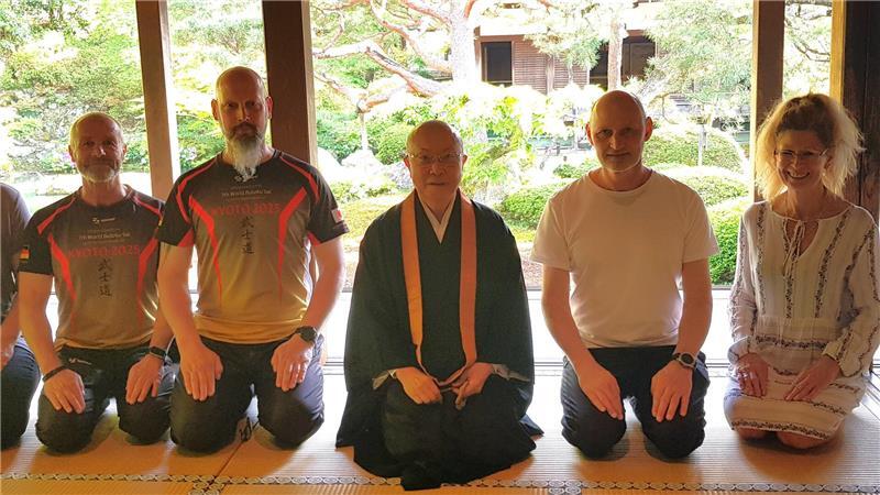 Treffen mit dem kaiserlichen Prinzen Sosai Higashifushimi Jiko.