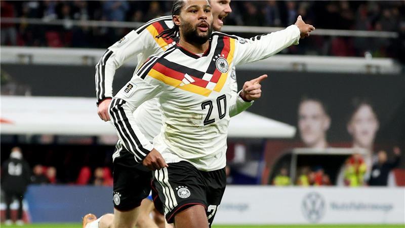 Treffsichere Angreifer: Gnabry und Woltemade.