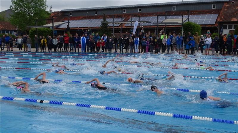 Triathlon-Talente beim vergangenen Swim & Run im Freibad „Solemio“ in Stade.