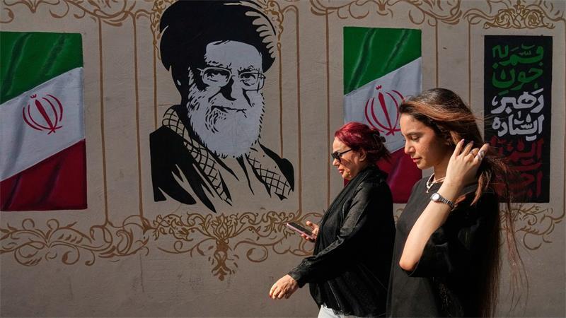 Trotz Irans ausgeklügelten Systems zur Umgehung von Sanktionen bekommt die Bevölkerung die wirtschaftliche Schieflage in Form gestiegener Preise deutlich zu spüren. (Archivbild)