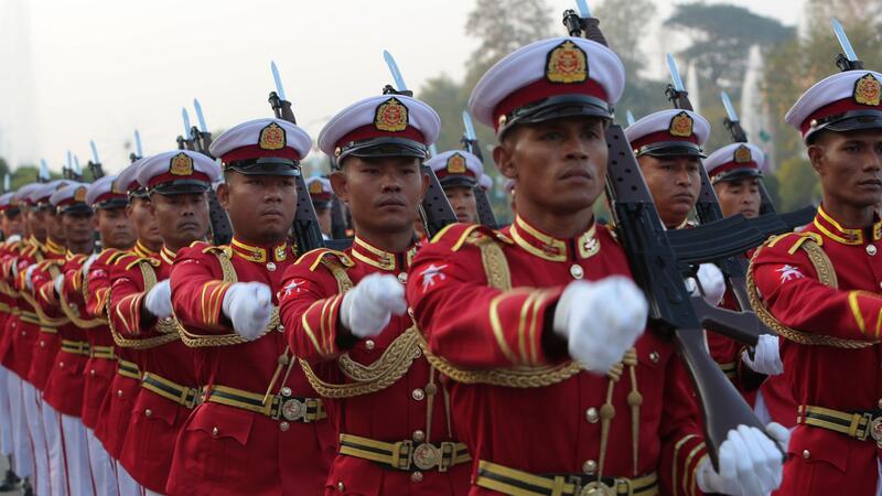 Trotz Machtdemonstrationen verliert das Militär zunehmend die Kontrolle. (Archivbild)