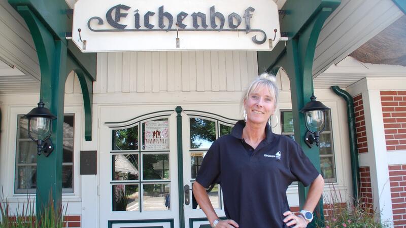 Pub-Quiz und Personalnot: Das neue Leben von Eichenhof-Pächterin „Kirsche“ Quell Trotz Personalmangel: Die Übernahme des Helmster Eichenhofs bereut Kirsten Quell nicht.