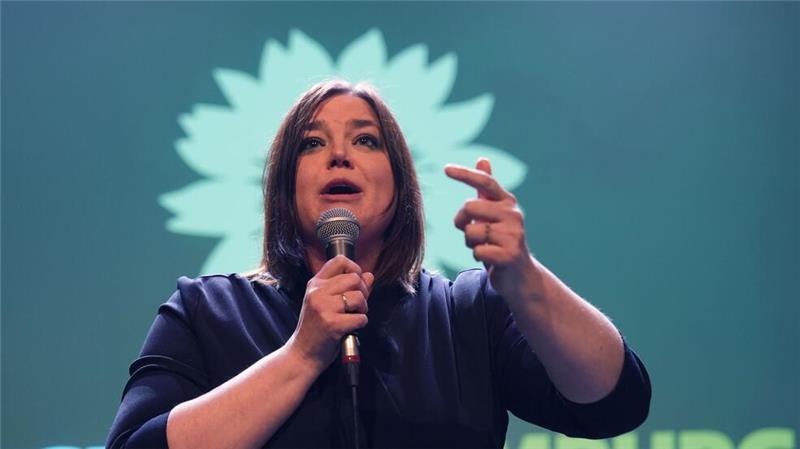 Trotz Verlusten für ihre Grünen ist Spitzenkandidatin Katharina Fegebank nach ersten den Prognosen erleichtert und zu Freudentränen gerührt.