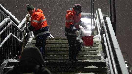 Trotz des Dauereinsatzes sind Städte in SH und MV noch gut mit Streugut versorgt.