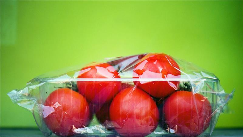 DUH: Keine Fortschritte beim Verpackungsmüll in Supermärkten Trotz jahrelanger Nachhaltigkeitsdebatten wird Gemüse häufig noch in Plastikverpackungen verkauft. (Symbolbild)
