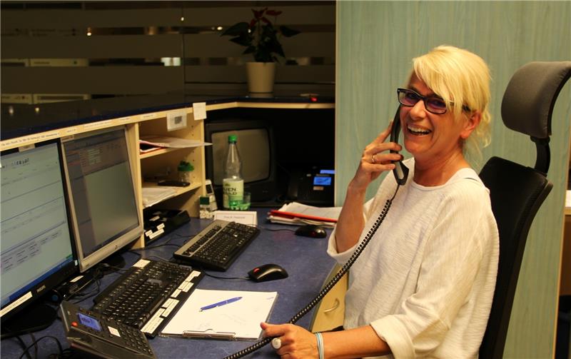 Trotz langer Nächte und mitunter anstrengender Patienten immer mit einem Lächeln bei der Arbeit: Birte Paetzoldt. Fotos: Schulz