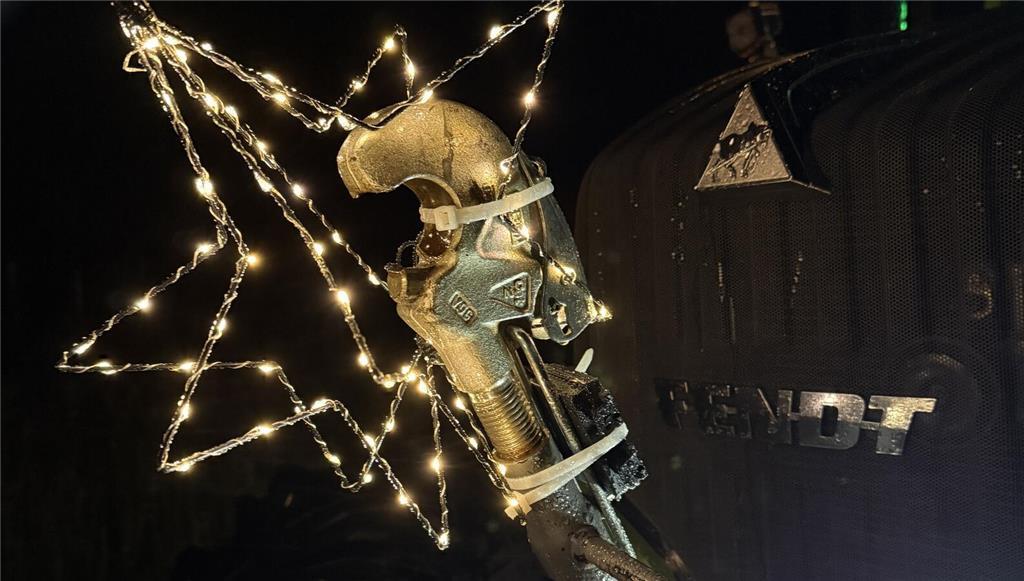 Trotz leichtem Nieselregen halten die Lichter stand. 