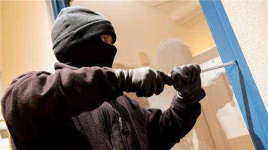 Trotz sofortiger Fahndung konnten die Täter bislang nicht gefasst werden.