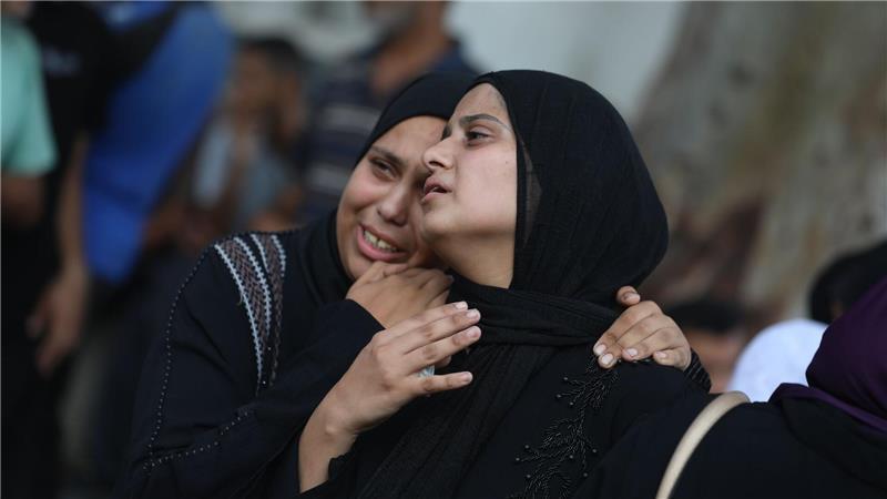 Trotz teilweiser humanitärer Feuerpause greift Israel weiter im Gazastreifen an - in den Krankenhäusern trauern die Angehörigen um ihre Toten.