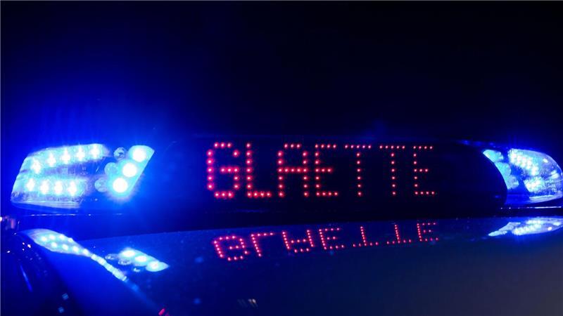 Trotz winterlicher Straßenverhältnisse blieb es in Schleswig-Holstein meist bei Sachschäden. (Symbolbild)